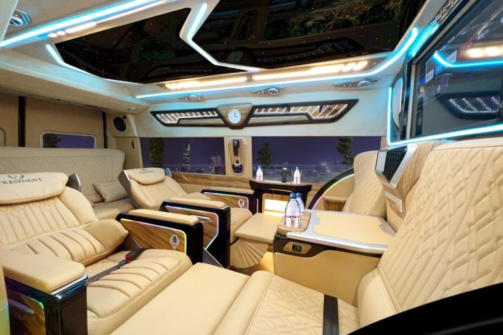 Nội Thất Bên Trong Xe Limousine