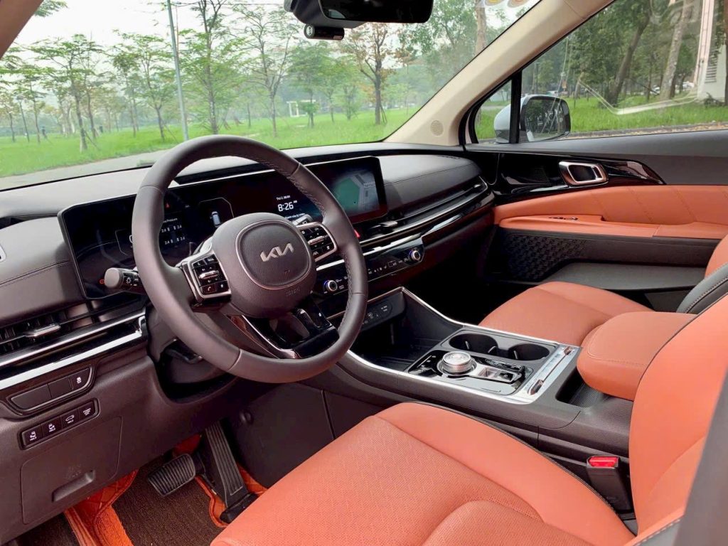 nội thất xe kia carnival