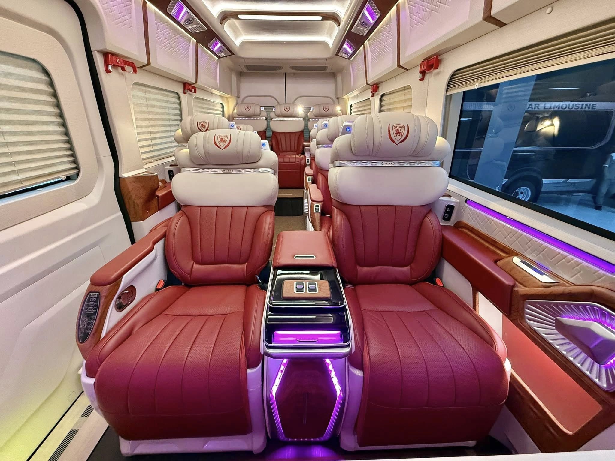 Thuê xe Limousine Thuê xe Limousine