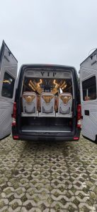 Thuê xe limousine sân bay 
